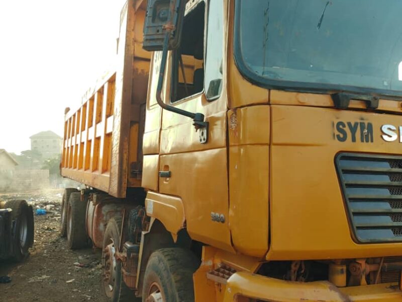 Camion Shacman f2000