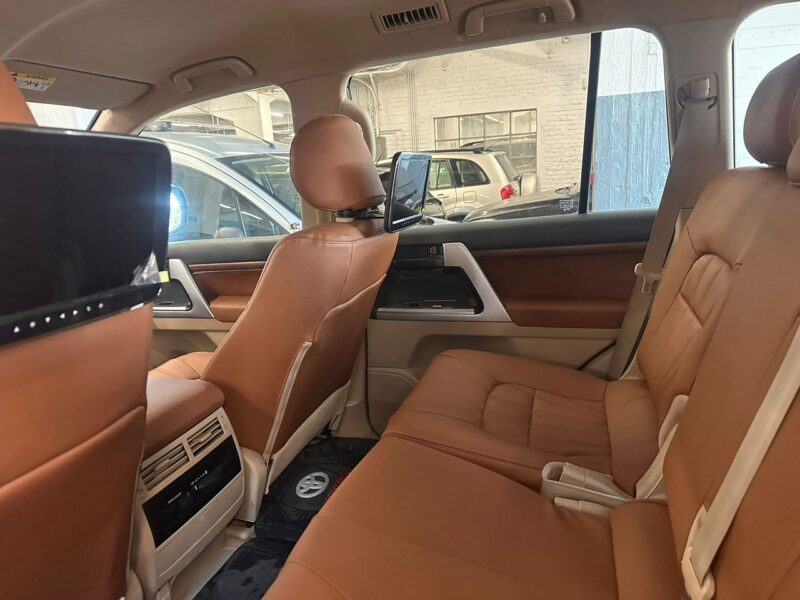 Land cruser v8 disponible pour la location