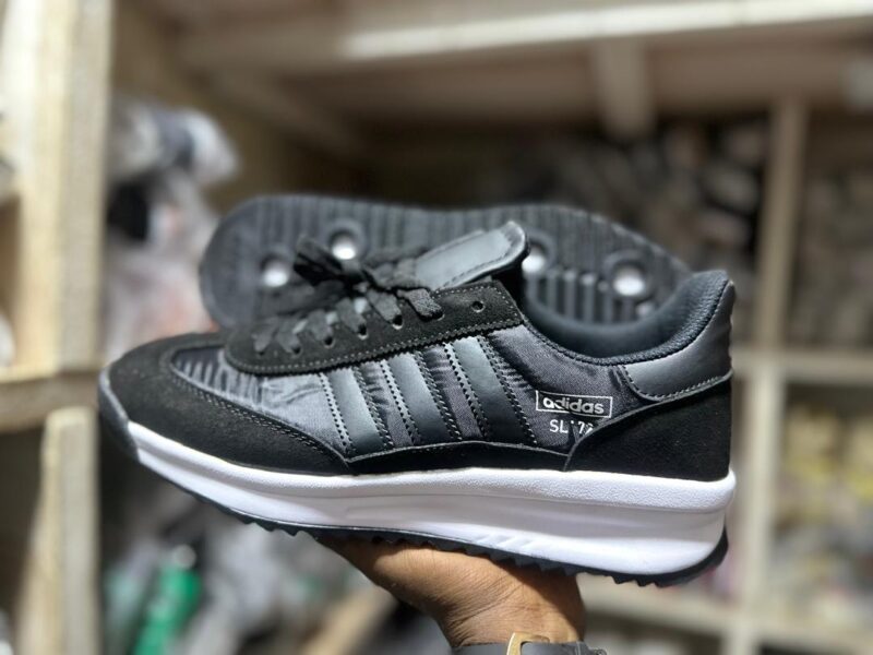 VENTES DE CHAUSSURES