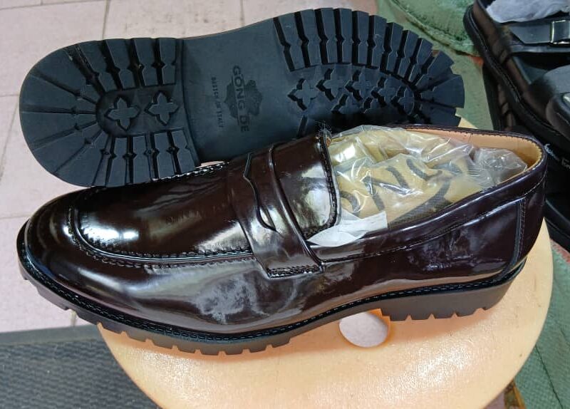 VENTES DE CHAUSSURES