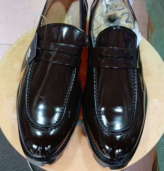 VENTES DE CHAUSSURES