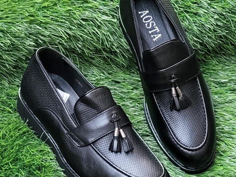 VENTE DES CHAUSSURES