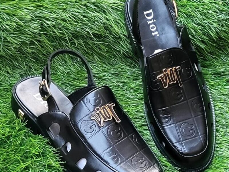 VENTE DES CHAUSSURES