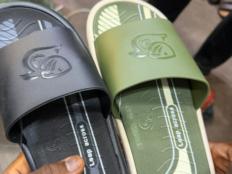 VENTE DE CHAUSSURES
