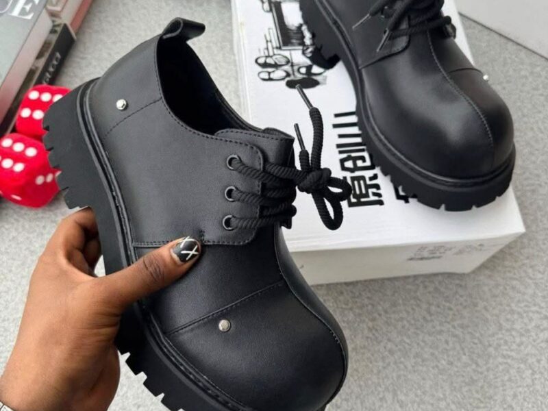 VENTE DE CHAUSSURES
