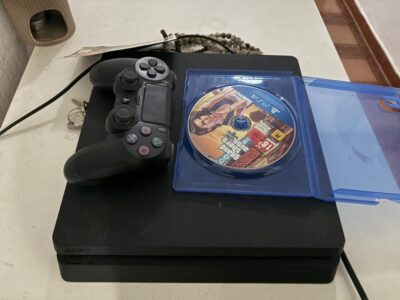 VENTE DE PS4 ET MANETTE