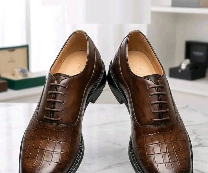 VENTE DE CHAUSSURES