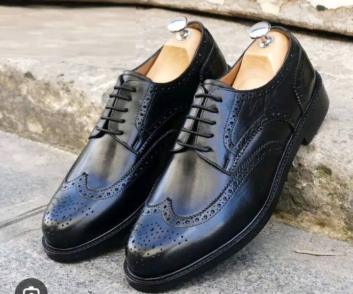 VENTE DE CHAUSSURES