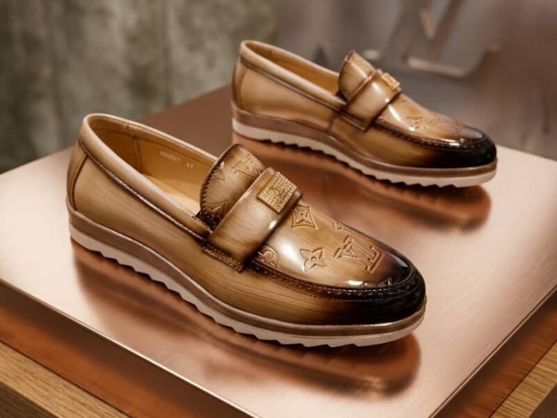 VENTE DE CHAUSSURES