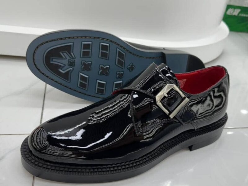 VENTE DE CHAUSSURES