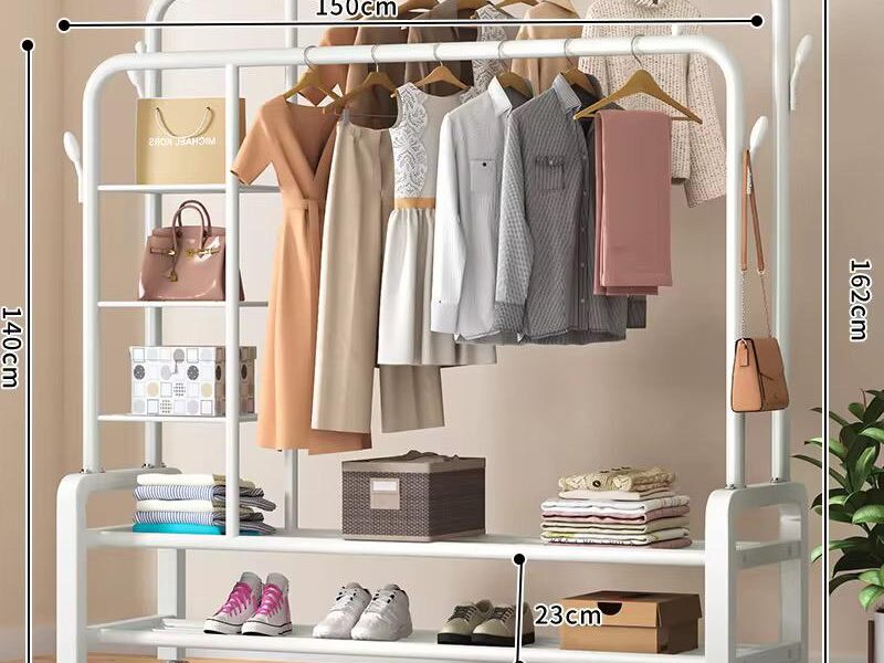 Vente d'étagère chaussures, Habilles et Sacs.