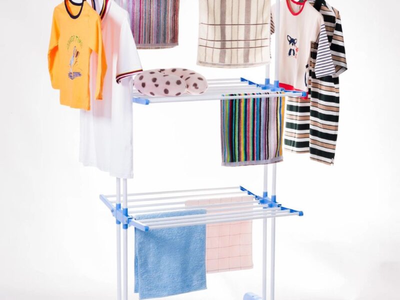 Vente d'étagère chaussures, Habilles et Sacs.