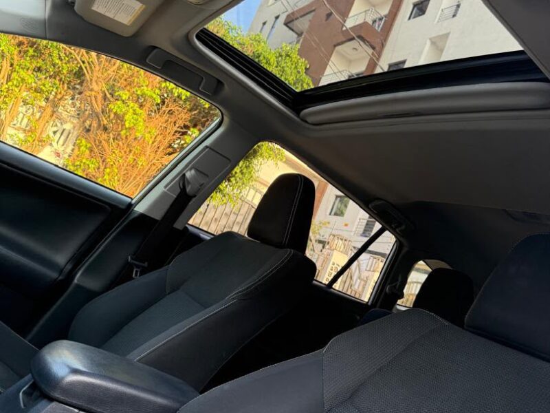 VENTE DE RAV4 XLE hybrid