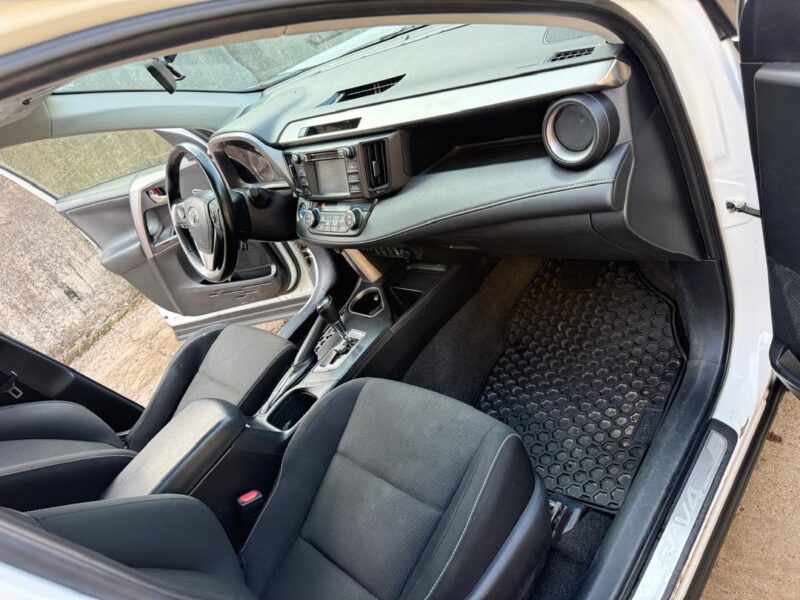 VENTE DE RAV4 XLE hybrid