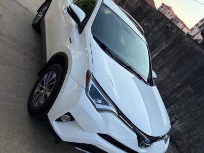 VENTE DE RAV4 XLE hybrid