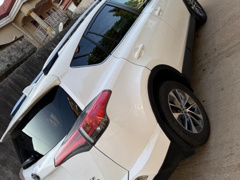 VENTE DE RAV4 XLE hybrid