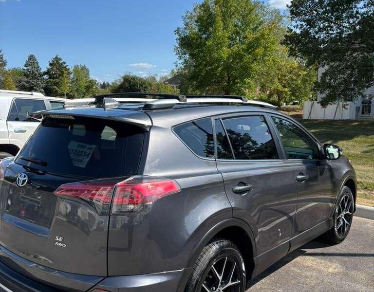 VENTE DE TOYOTA RAV4 SE AWD 2017
