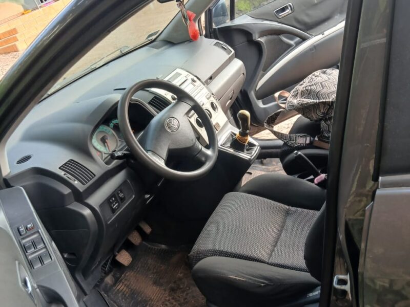 VENTE DE TOYOTA VERSO