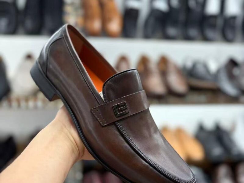 VENTE DE CHAUSSURES
